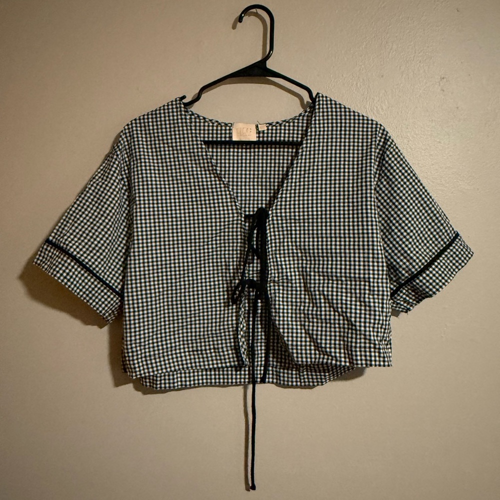 Good Luck Gem Checkered Black and White Women's Top Tie Front Size Medium